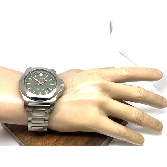 Victorinox Swiss Army Men's Watch 241725 I.N.O.X Green Dial Quartz Steel 43mm - Picture 4 of 14